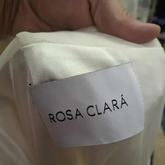 Rosa Clara "Debrah" Wedding Gown (Unaltered) - Picture 10 of 12